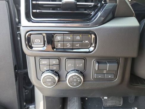 New 2026 GMC Yukon XL AT4 image 29