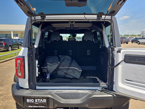 Used 2023 Ford Bronco Badlands w/ Sasquatch Package AWD/4WD image 30