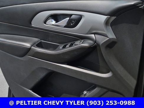 Used 2021 Chevrolet Traverse LT FWD image 28