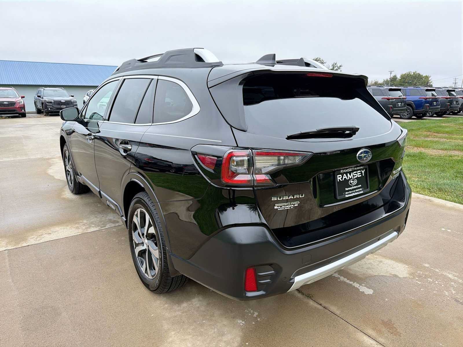 Certified 2022 Subaru Outback Onyx Edition AWD/4WD image 4