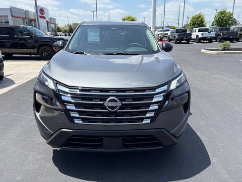 Used 2025 Nissan Rogue S FWD image 9