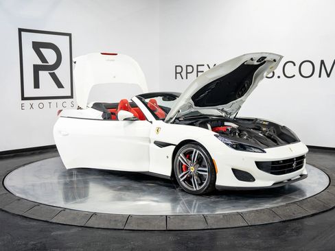 Used 2019 Ferrari Portofino image 21