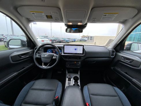 Used 2025 Ford Bronco Sport Outer Banks image 12