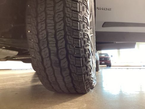 Used 2024 Chevrolet Tahoe Z71 AWD/4WD image 37