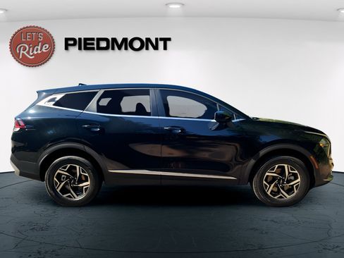 Used 2023 Kia Sportage LX AWD/4WD image 4