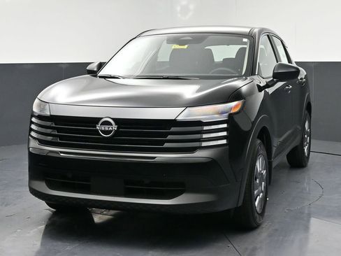 New 2026 Nissan Kicks S image 3