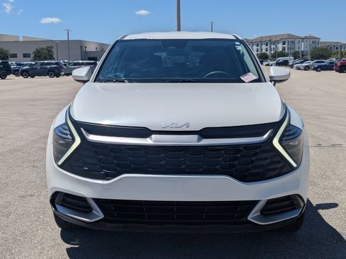 Certified 2025 Kia Sportage LX AWD/4WD image 3