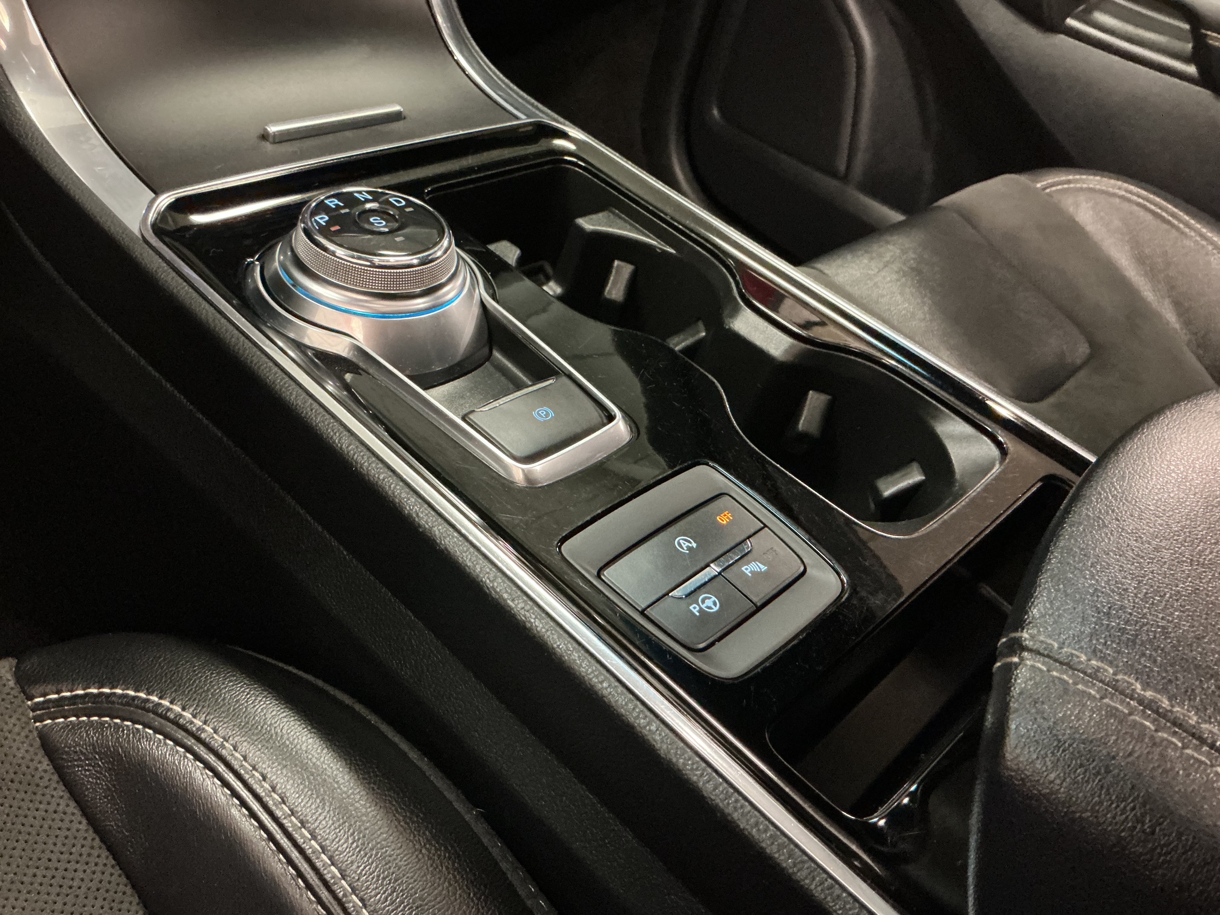 Used 2020 Ford Edge ST w/ Equipment Group 401A AWD/4WD image 24