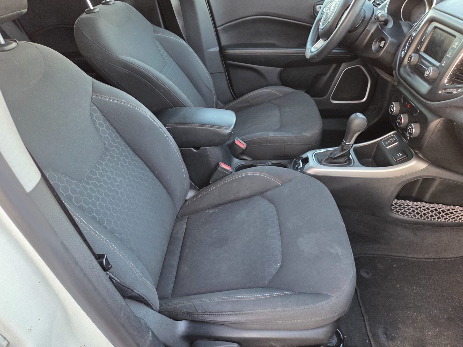 Used 2018 Jeep Compass Sport FWD image 13