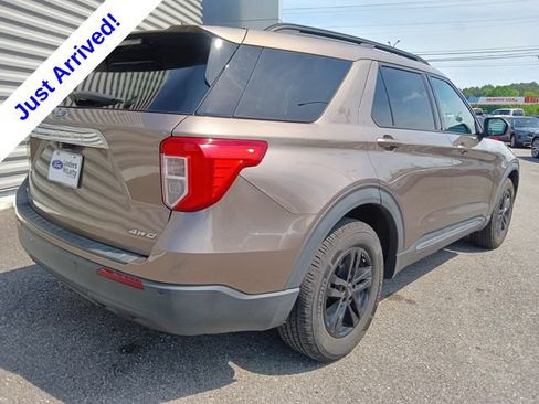 Used 2021 Ford Explorer XLT AWD/4WD image 3