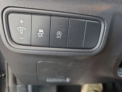 Certified 2025 Kia Soul LX FWD image 26