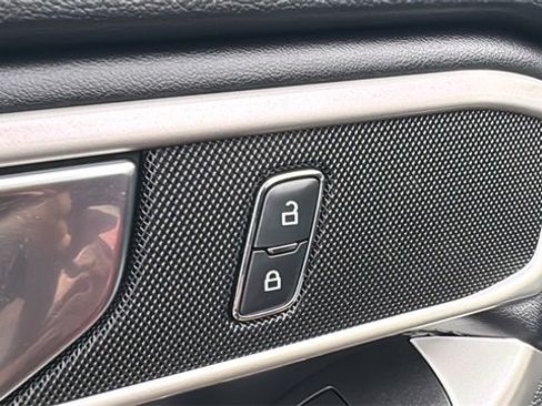 Certified 2021 Ford Explorer XLT w/ Equipment Group 202A image 10