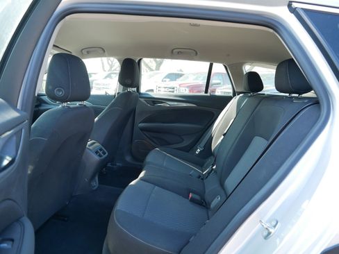 Used 2018 Buick Regal Preferred w/ Sights and Sounds Package image 11