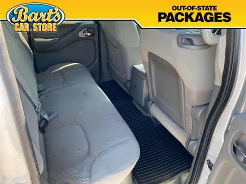 Used 2013 Nissan Frontier SV w/ SV Value Truck Pkg AWD/4WD image 11