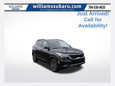 Used 2023 Kia Seltos S w/ Navigation Package FWD image 1