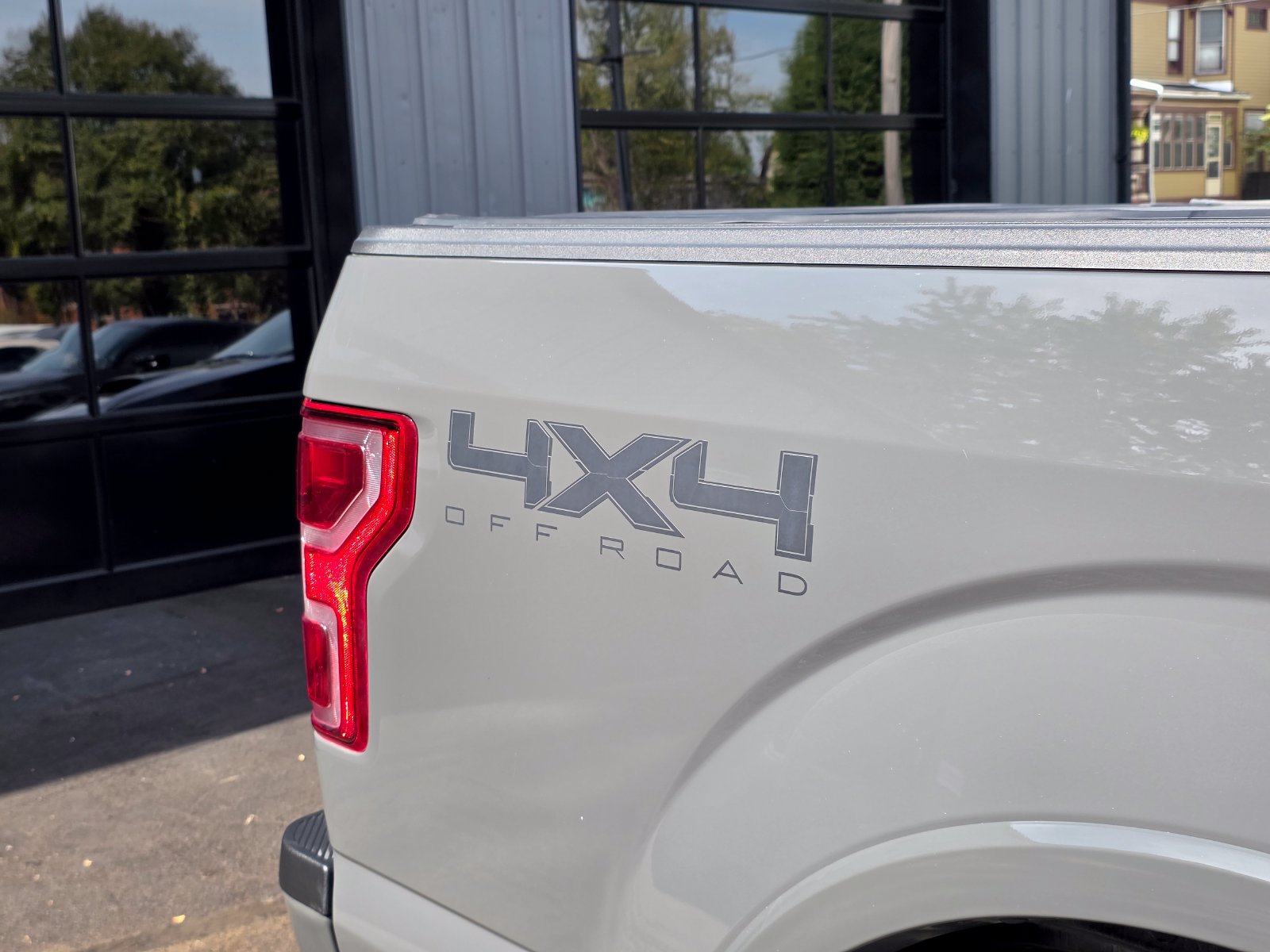 Used 2020 Ford F150 XLT w/ Equipment Group 302A Luxury AWD/4WD image 8