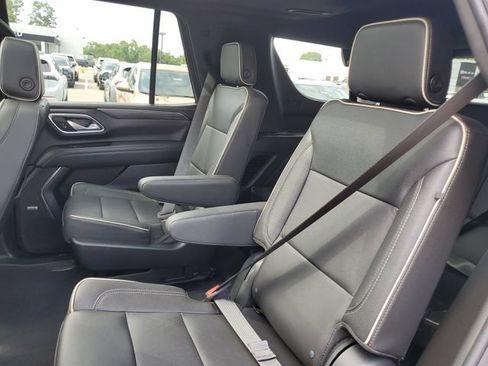 Used 2023 GMC Yukon SLT w/ SLT Premium Package AWD/4WD image 33