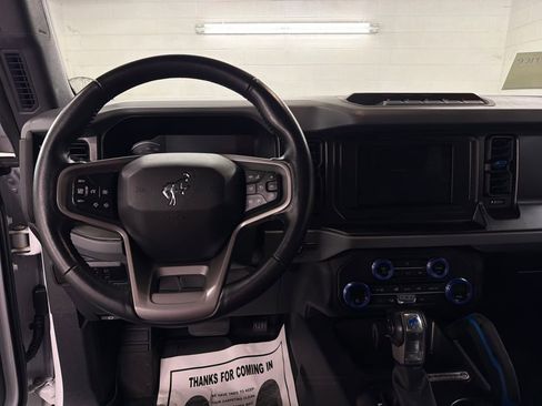 Certified 2023 Ford Bronco Black Diamond w/ Sasquatch Package image 9