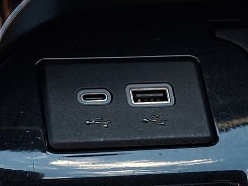 Used 2023 Cadillac Escalade ESV Premium Luxury image 26