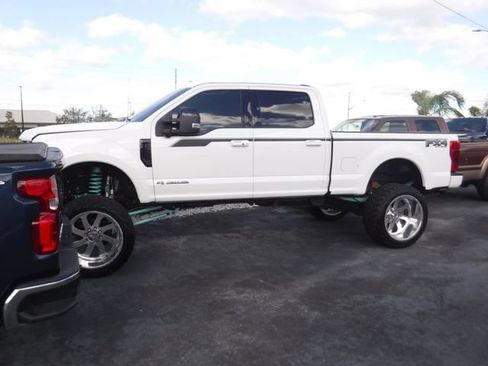 Used 2022 Ford F250 Lariat w/ Black Appearance Package AWD/4WD image 2