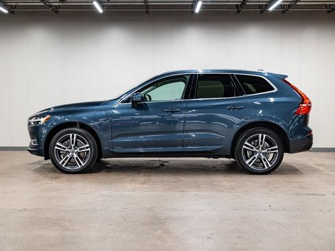 Used 2019 Volvo XC60 T8 Momentum w/ Advanced Package AWD/4WD image 2