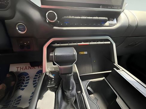 Used 2023 Toyota Sequoia Platinum image 27