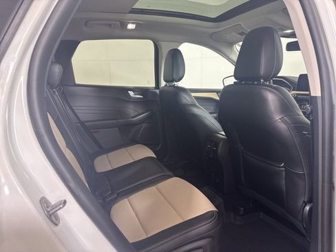 Certified 2022 Ford Escape Titanium w/ Titanium Elite Package image 5