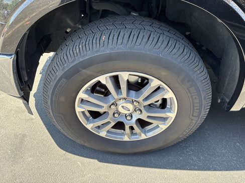 Used 2020 Ford F150 Lariat w/ Max Trailer Tow Package image 37