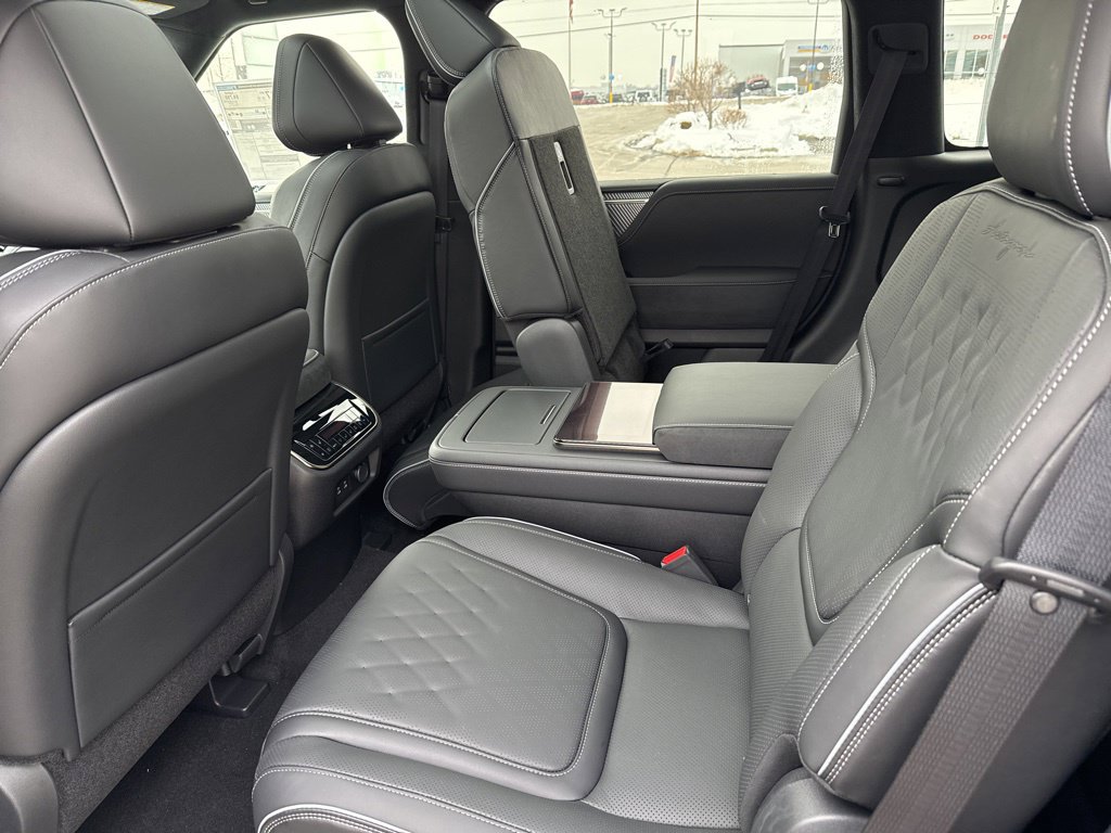 New 2026 INFINITI QX80 Autograph w/ Premium Cargo Package AWD/4WD image 18