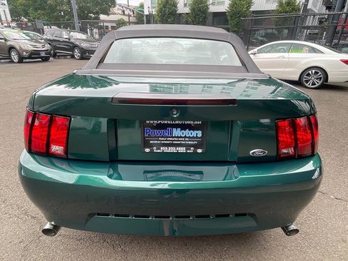 Used 2001 Ford Mustang Convertible RWD image 9