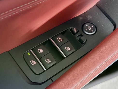 New 2026 BMW X6 M60i w/ Executive Package image 18