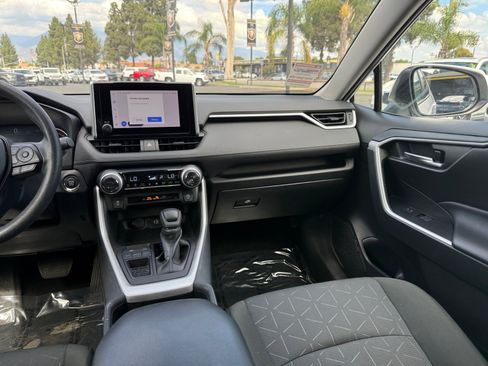 Used 2023 Toyota RAV4 XLE image 23