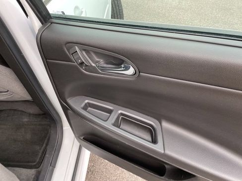 Used 2013 Chevrolet Impala LT image 38