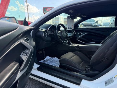 Used 2019 Chevrolet Camaro LS RWD image 6