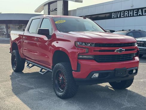 Used 2020 Chevrolet Silverado 1500 RST w/ Convenience Package AWD/4WD image 2