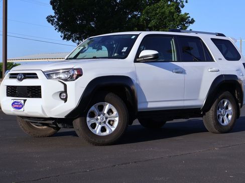 Used 2024 Toyota 4Runner SR5 RWD image 15