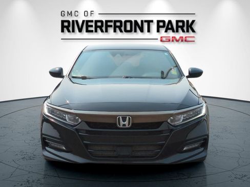 Used 2018 Honda Accord Sport image 8