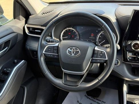 Used 2023 Toyota Highlander XLE AWD/4WD image 15