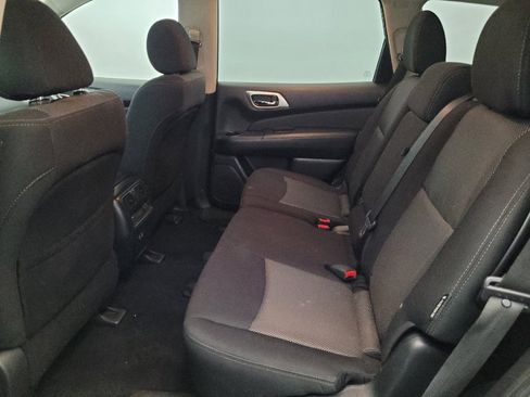 Used 2020 Nissan Pathfinder SV image 18