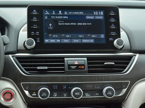 Used 2018 Honda Accord EX image 15