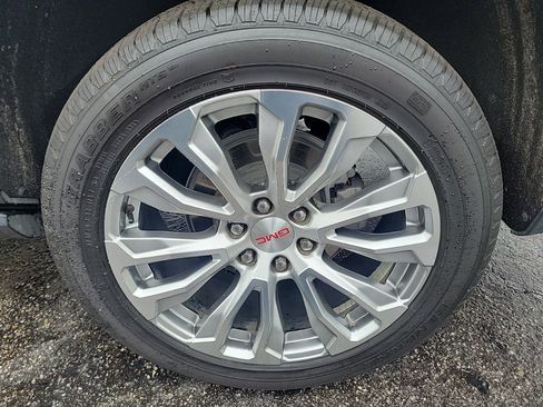 Used 2023 GMC Yukon Denali RWD image 11