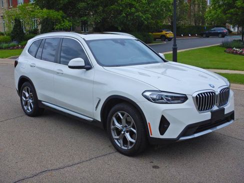 Used 2024 BMW X3 xDrive30i AWD/4WD image 3