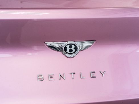 Used 2021 Bentley Bentayga image 27