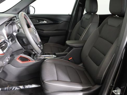 Used 2023 Chevrolet TrailBlazer RS FWD image 14