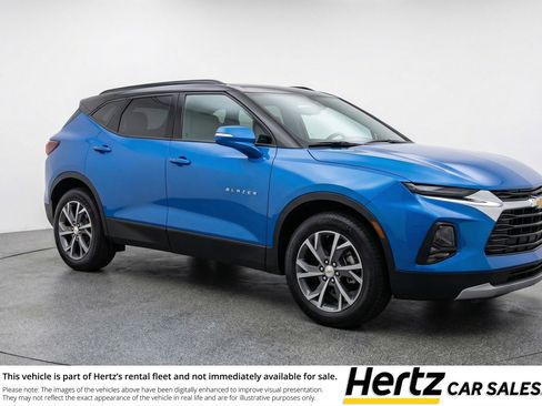 Used 2025 Chevrolet Blazer LT image 1