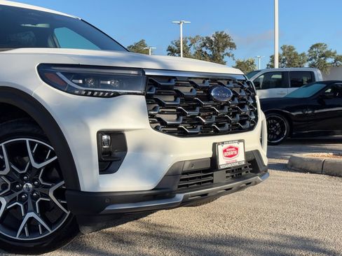 Used 2025 Ford Explorer Platinum w/ Ultimate Package RWD image 3