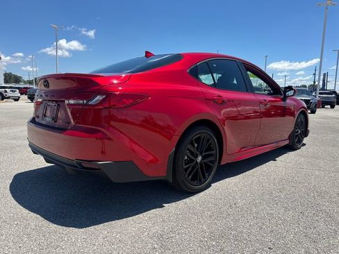 Used 2025 Toyota Camry SE FWD image 7