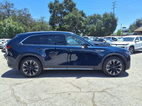 Certified 2024 MAZDA CX-90 Plug-In Hybrid w/ Premium Plus AWD/4WD image 4