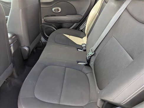 Used 2018 Kia Soul FWD image 23