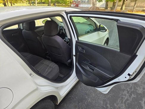 Used 2015 Chevrolet Sonic LT image 30